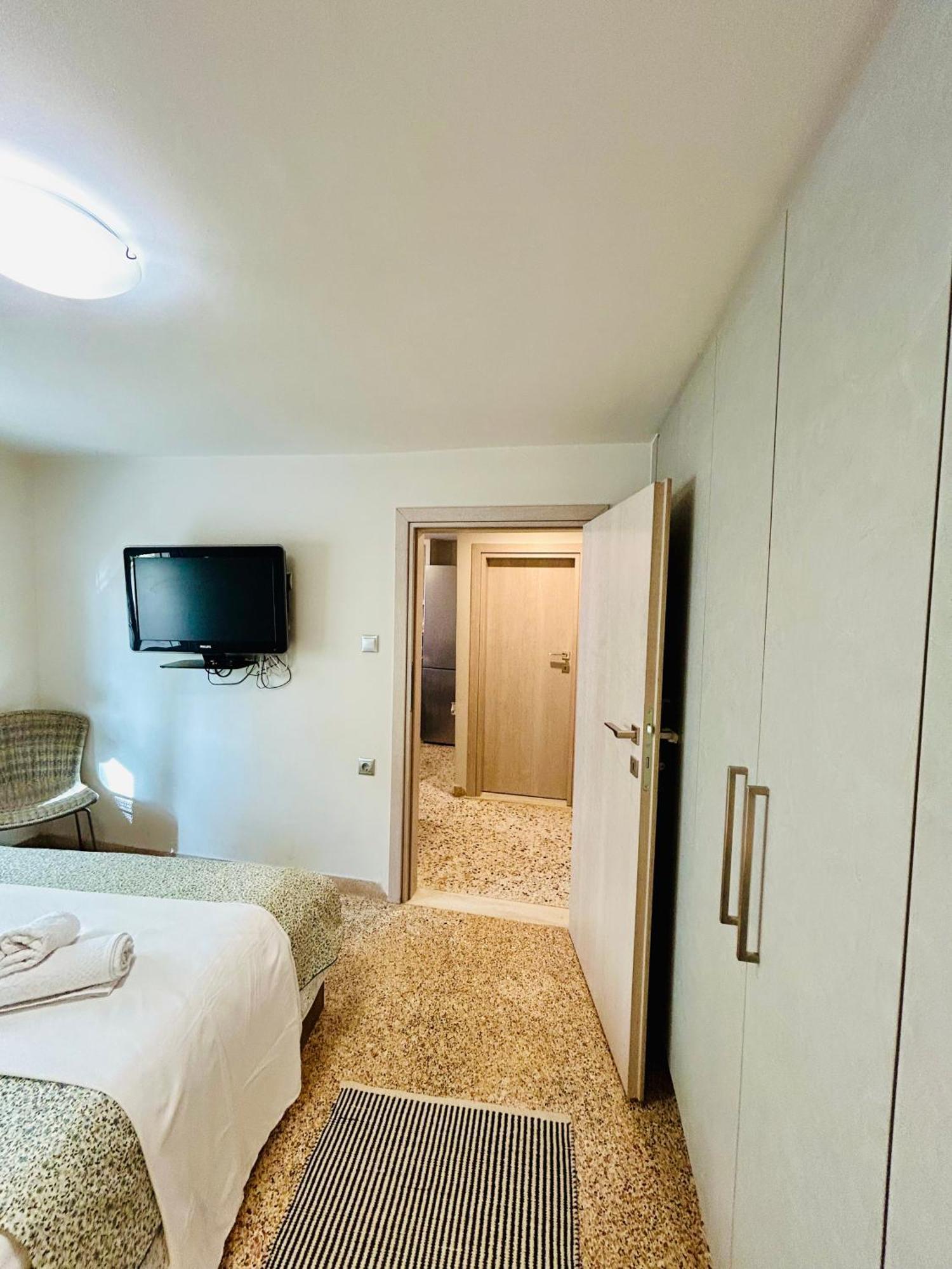 Marina'S Seacret Apartment Corinth Bagian luar foto